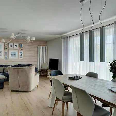 Haus Sorgenfrei, 900 M Vom Entfernt, Zentral Gelegen, Perfekt Fuer Familien & Freunde, Drei Schlafzimmer Διαμέρισμα Λίμπεκ