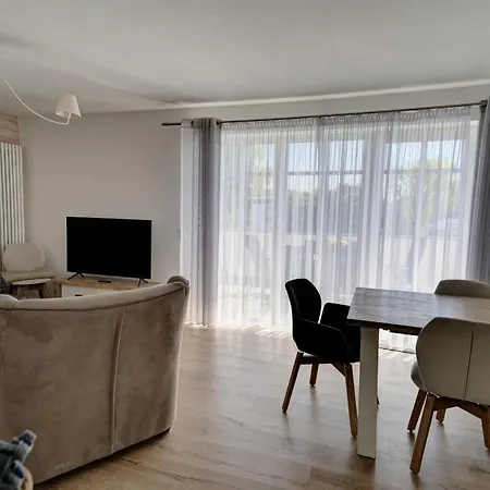 Haus Sorgenfrei, 900 M Vom Entfernt, Zentral Gelegen, Perfekt Fuer Familien & Freunde, Drei Schlafzimmer *