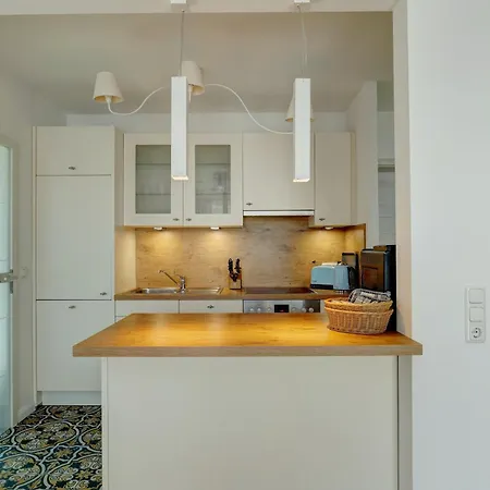 Haus Sorgenfrei, 900 M Vom Entfernt, Zentral Gelegen, Perfekt Fuer Familien & Freunde, Drei Schlafzimmer * 뤼베크