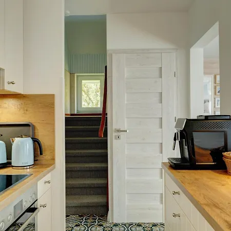Haus Sorgenfrei, 900 M Vom Entfernt, Zentral Gelegen, Perfekt Fuer Familien & Freunde, Drei Schlafzimmer * 뤼베크