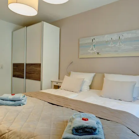 Διαμέρισμα Haus Sorgenfrei, 900 M Vom Entfernt, Zentral Gelegen, Perfekt Fuer Familien & Freunde, Drei Schlafzimmer *