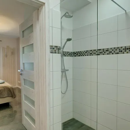 Haus Sorgenfrei, 900 M Vom Entfernt, Zentral Gelegen, Perfekt Fuer Familien & Freunde, Drei Schlafzimmer