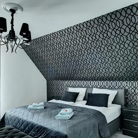Haus Sorgenfrei, 900 M Vom Entfernt, Zentral Gelegen, Perfekt Fuer Familien & Freunde, Drei Schlafzimmer *