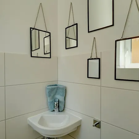 Διαμέρισμα Haus Sorgenfrei, 900 M Vom Entfernt, Zentral Gelegen, Perfekt Fuer Familien & Freunde, Drei Schlafzimmer Λίμπεκ