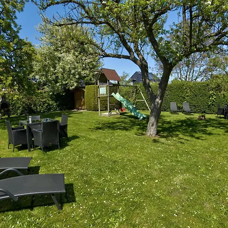 Haus Sorgenfrei, 900 M Vom Entfernt, Zentral Gelegen, Perfekt Fuer Familien & Freunde, Drei Schlafzimmer